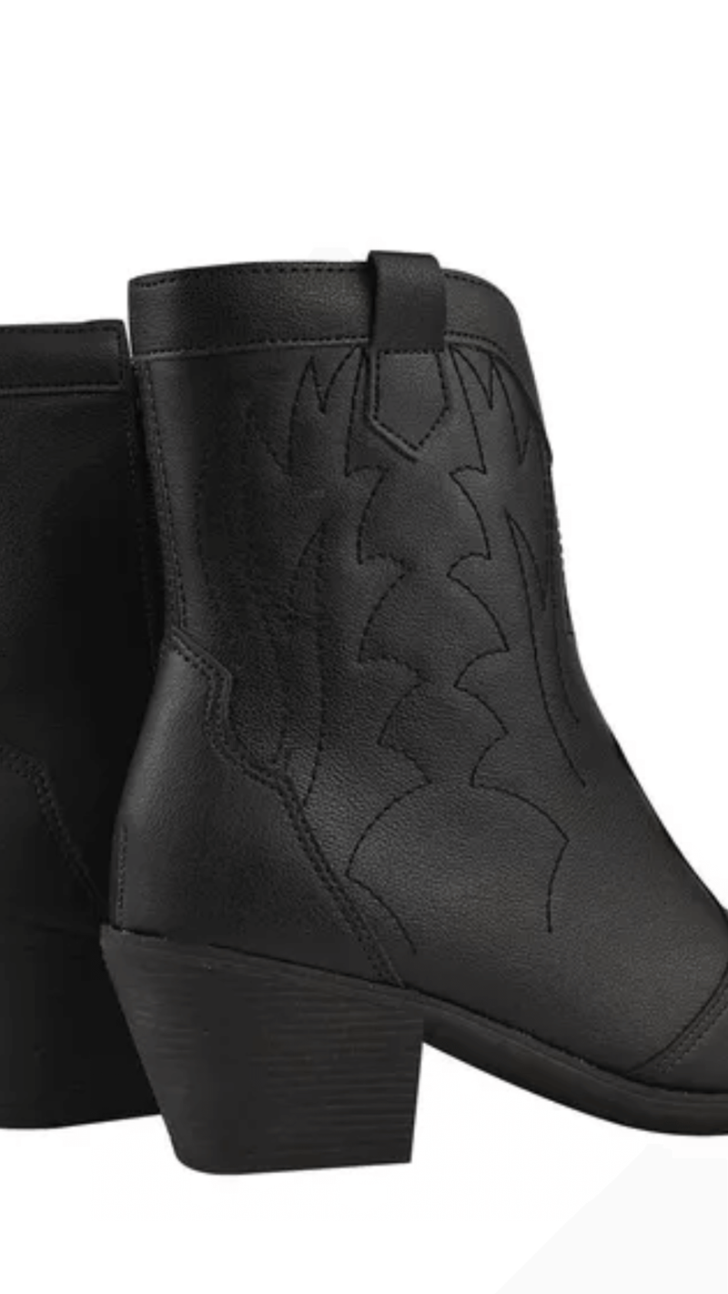 Bota Feminina Texana Bico Fino Cano Curto Preta
